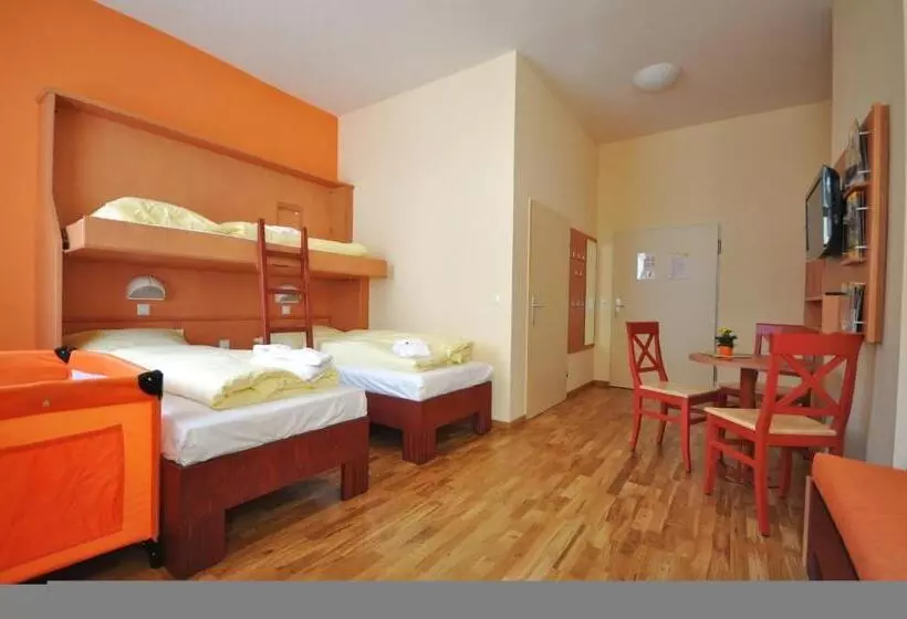 スタンダードトリプルルーム, Jufa Hotel Meersburg Am Bodensee