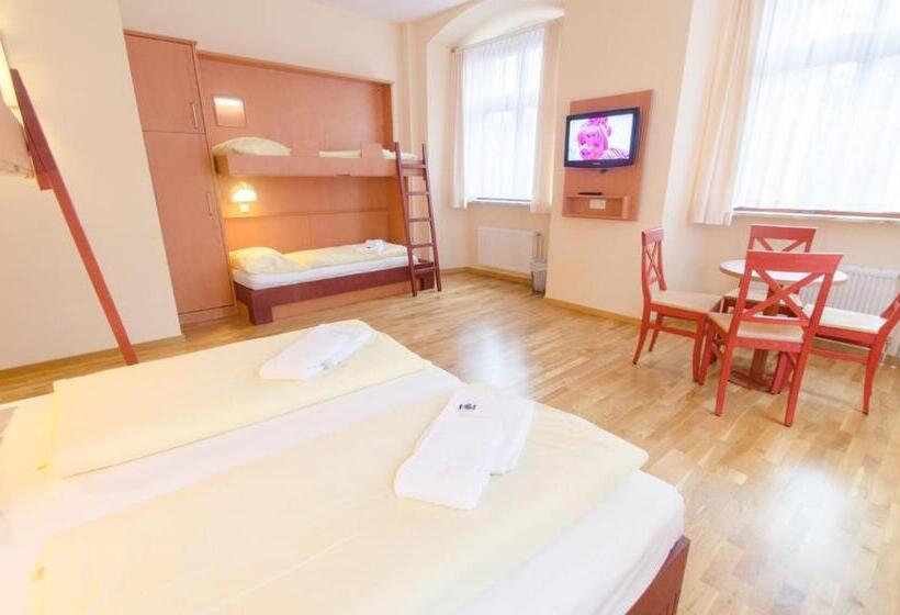 غرفة قياسية رباعية, Jufa Hotel Meersburg Am Bodensee