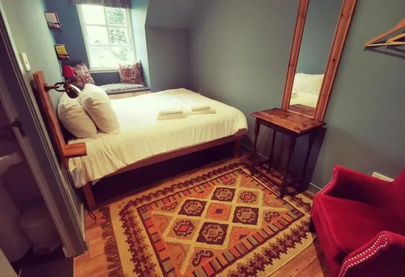 اتاق استاندارد, Comrie Croft