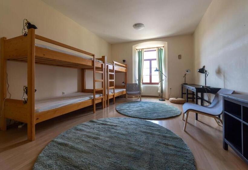 اتاق استاندارد چهار تخته, Samostan Mekinje