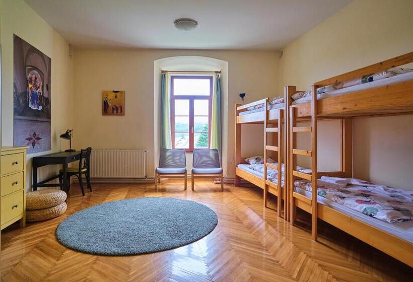 اتاق استاندارد چهار تخته, Samostan Mekinje