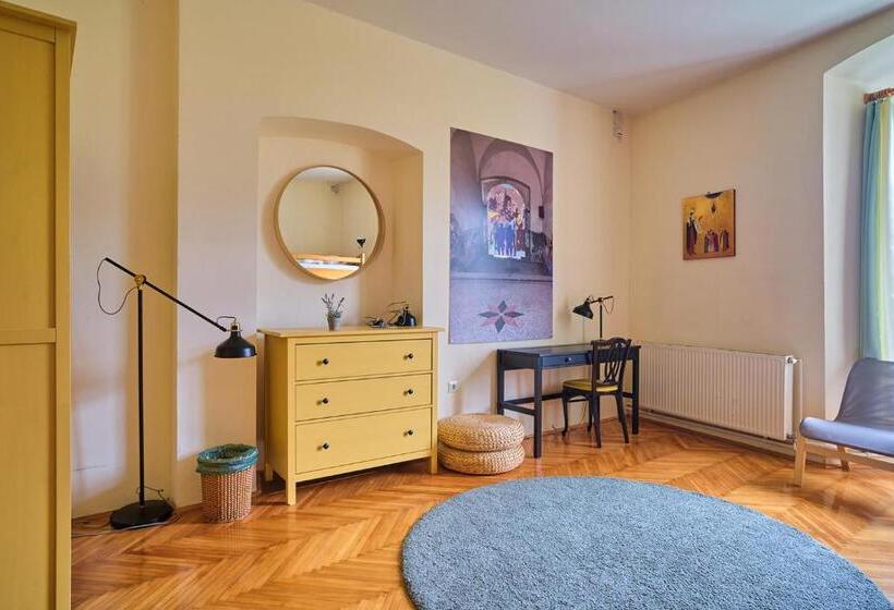 اتاق استاندارد چهار تخته, Samostan Mekinje