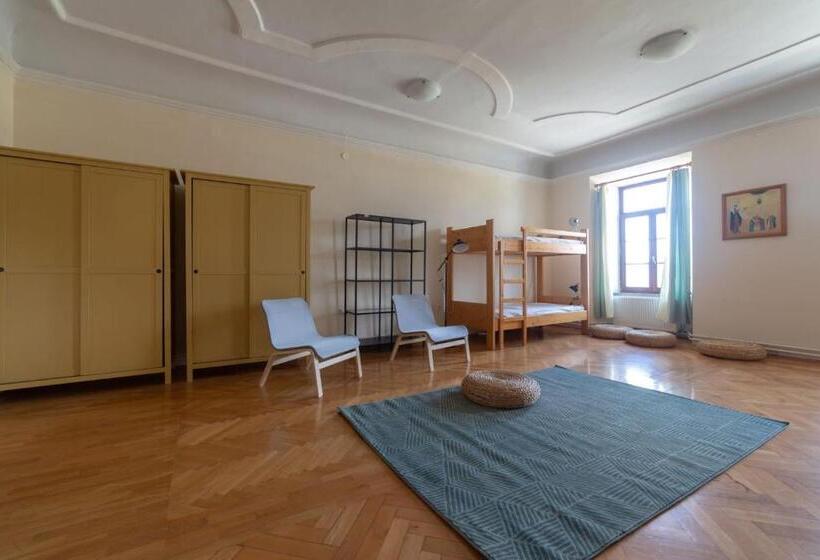 اتاق خانوادگی, Samostan Mekinje