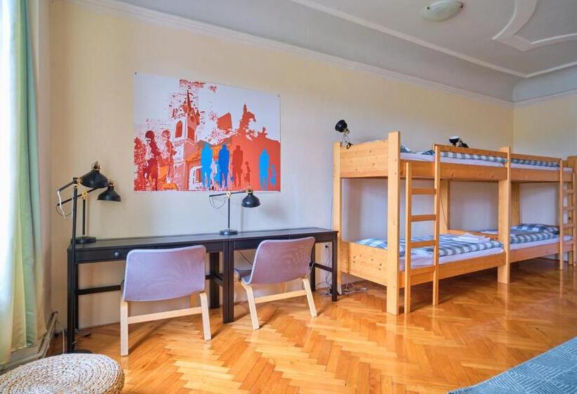 اتاق خانوادگی, Samostan Mekinje