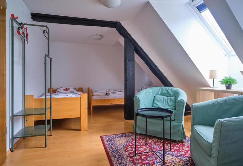 اتاق استاندارد سه نفره, Samostan Mekinje