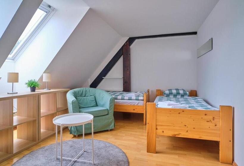 اتاق استاندارد سه نفره, Samostan Mekinje