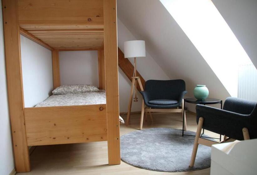 اتاق خانوادگی, Samostan Mekinje