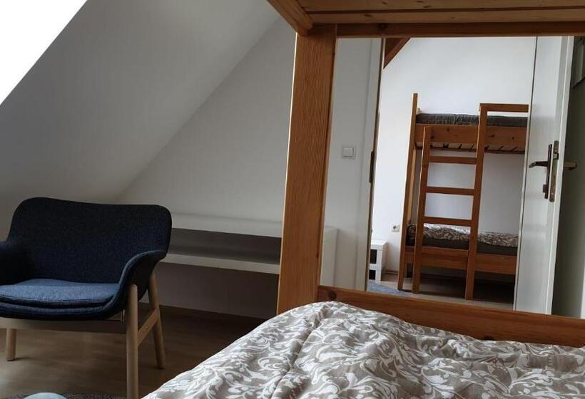 اتاق خانوادگی, Samostan Mekinje