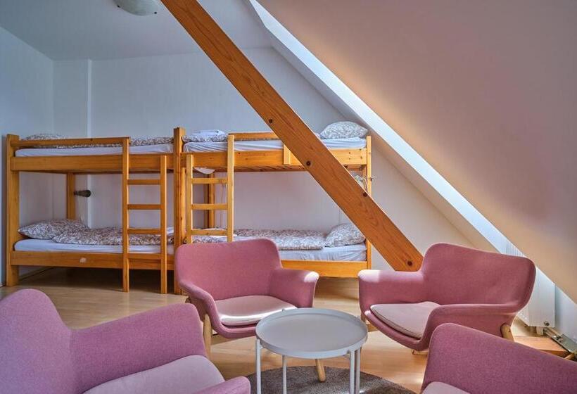 اتاق خانوادگی, Samostan Mekinje