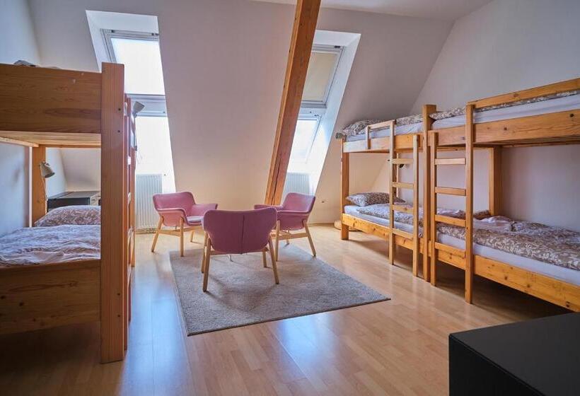 اتاق خانوادگی, Samostan Mekinje