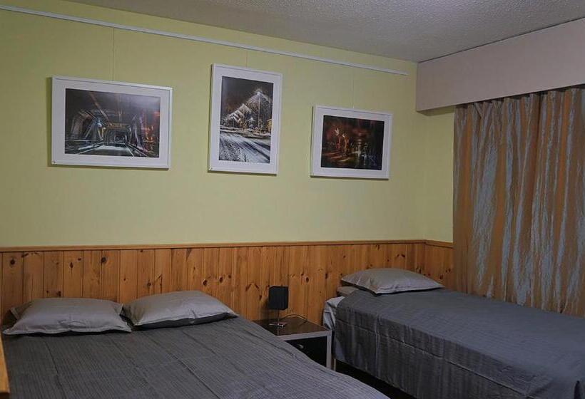 اتاق خانوادگی, Art Hotel Juna