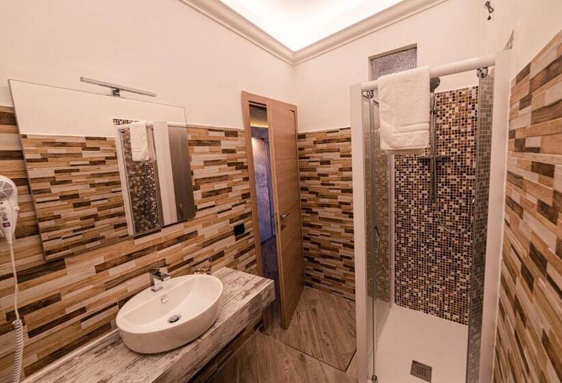 חדר סופריור לשלושה, Lo Scoglio Dei Volsci