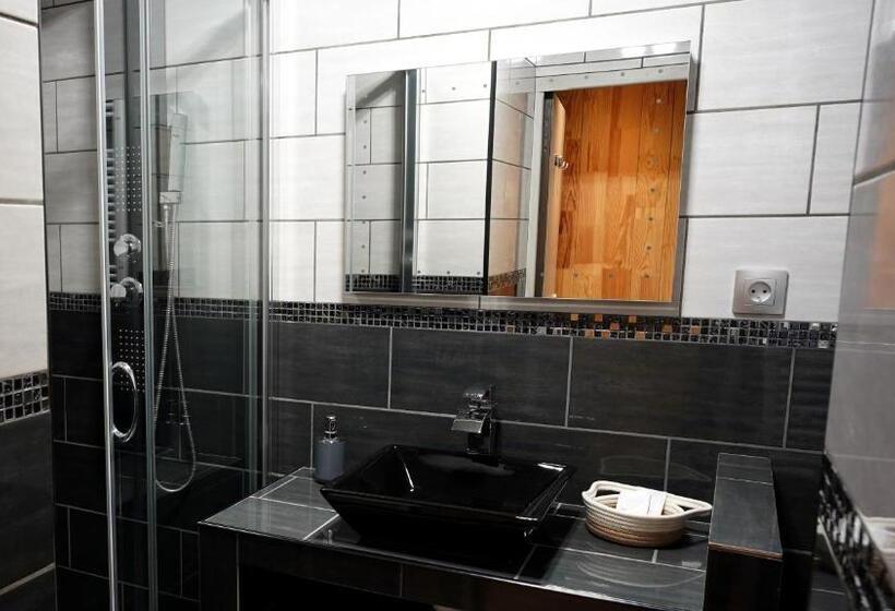 带阳台的豪华间, La Sapinière