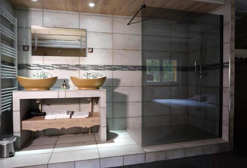 山景套房, La Sapinière