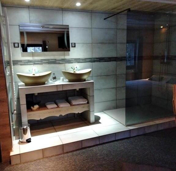 山景套房, La Sapinière