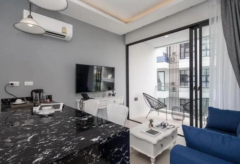 プールの見えるデラックスルーム, Palmyrah Surin Beach Residence