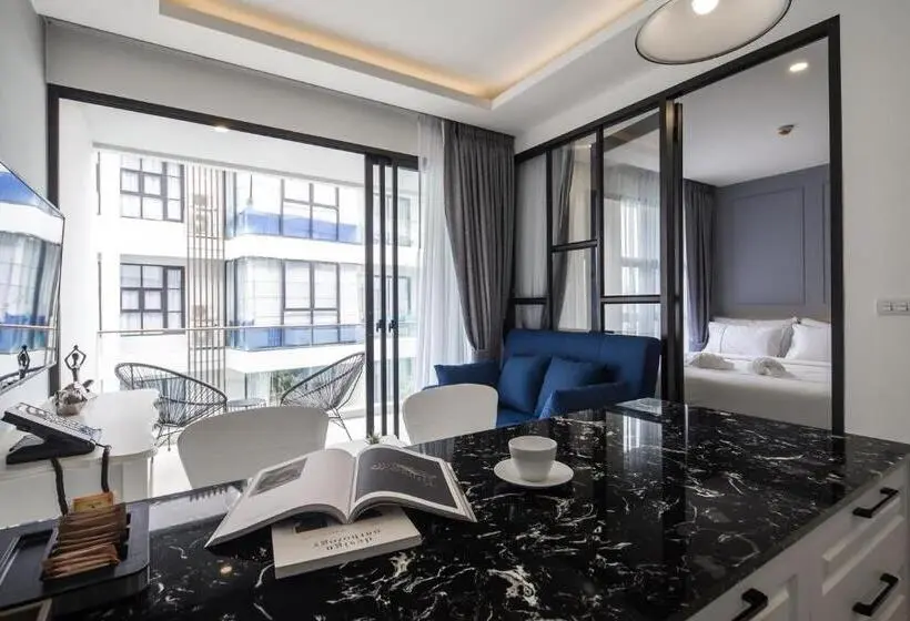 プールの見えるデラックスルーム, Palmyrah Surin Beach Residence