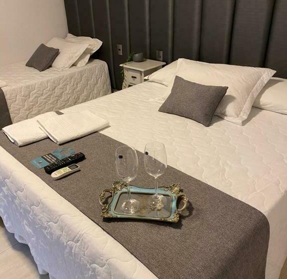 اتاق ساده سه‌ نفره, The Reds Pousada