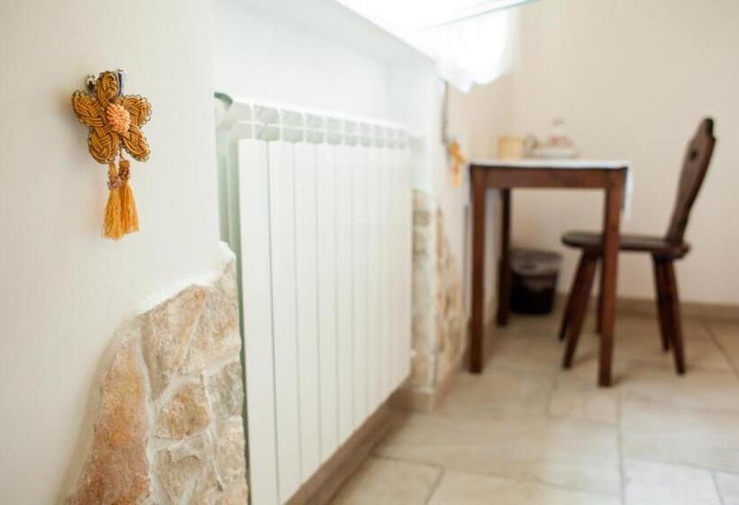 غرفة قياسية ثلاثية, Villa Marida