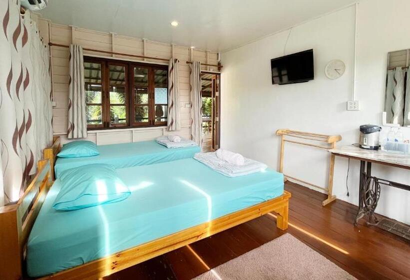 اتاق استاندارد با تراس, ครูหนูบ้านพัก แหลมงอบ Krunou Baanpak