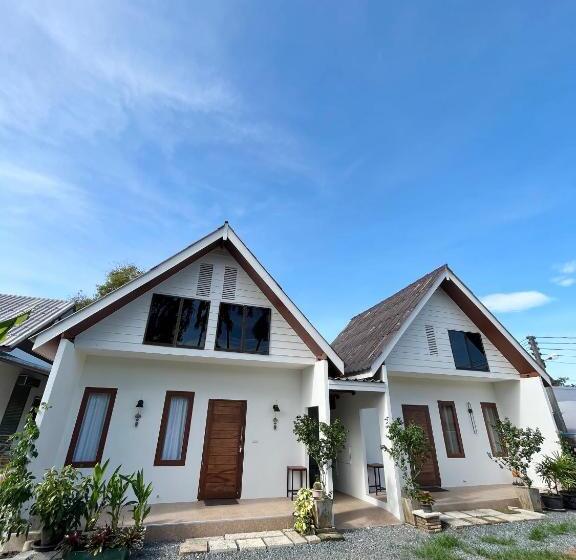 اتاق استاندارد با تراس, ครูหนูบ้านพัก แหลมงอบ Krunou Baanpak