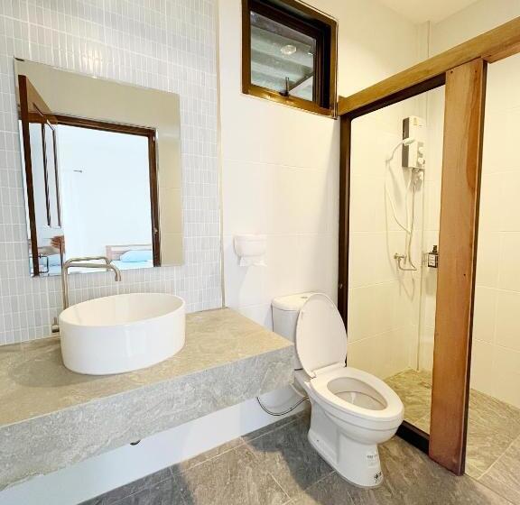 اتاق استاندارد با تراس, ครูหนูบ้านพัก แหลมงอบ Krunou Baanpak