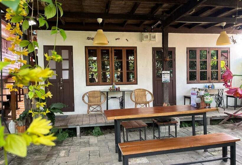 اتاق استاندارد با تراس, ครูหนูบ้านพัก แหลมงอบ Krunou Baanpak