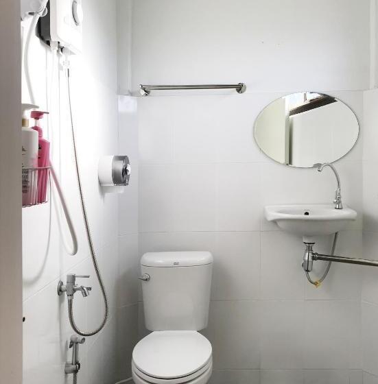 اتاق استاندارد سه تخته با چشمانداز باغ, ครูหนูบ้านพัก แหลมงอบ Krunou Baanpak