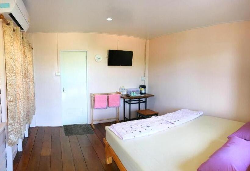 اتاق استاندارد با تراس, ครูหนูบ้านพัก แหลมงอบ Krunou Baanpak