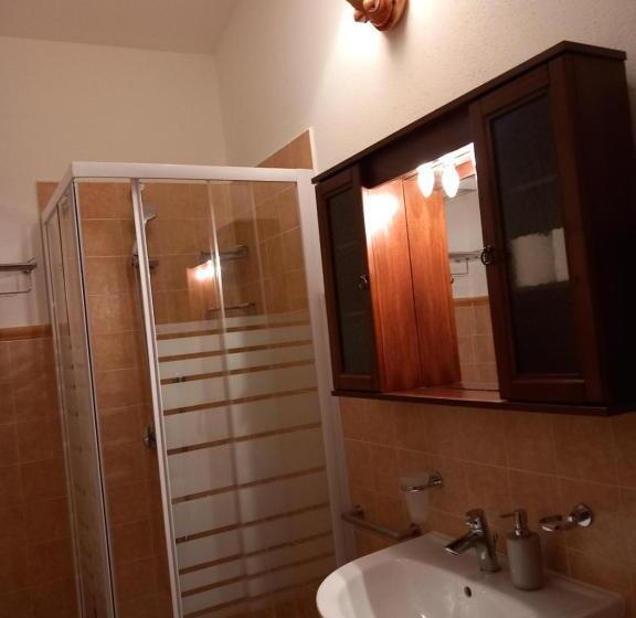 חדר סטנדרט לשלושה, Affittacamere Dorgali B&b Da Zietto