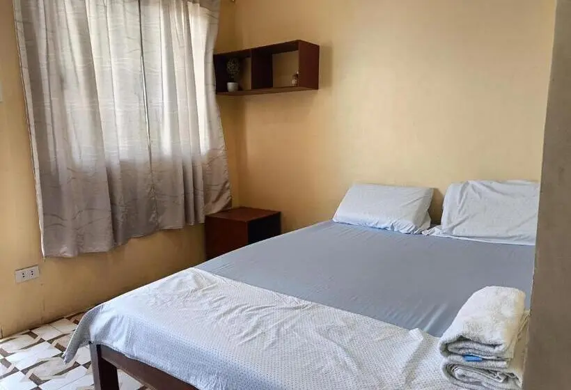اتاق استاندارد, Allen Marie Shiphaus