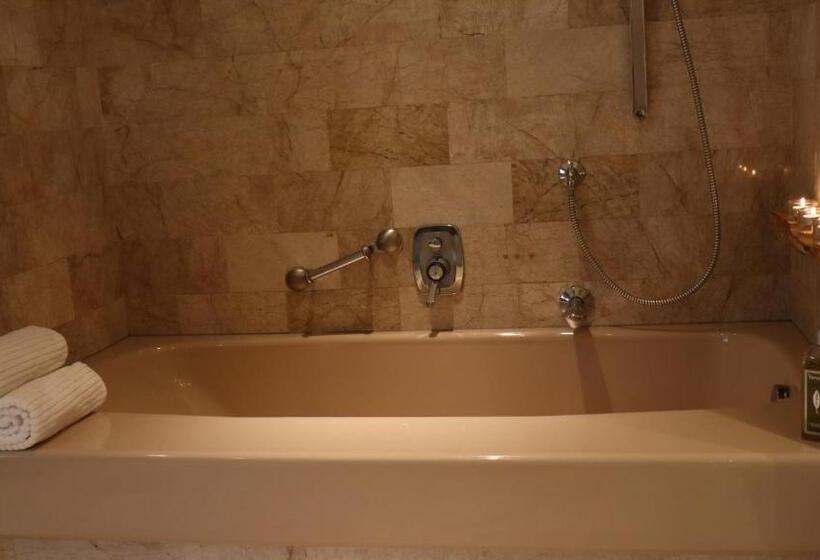 带1个卧室的带阳台的公寓, Inn The Woods   Private Stay