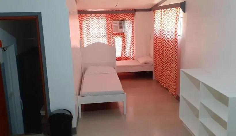 Perhehuone, Bella S Beach Resort