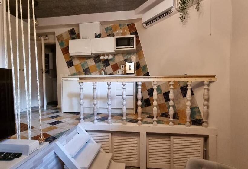 Economy Triple Room, Dp Art Residence Self Check In