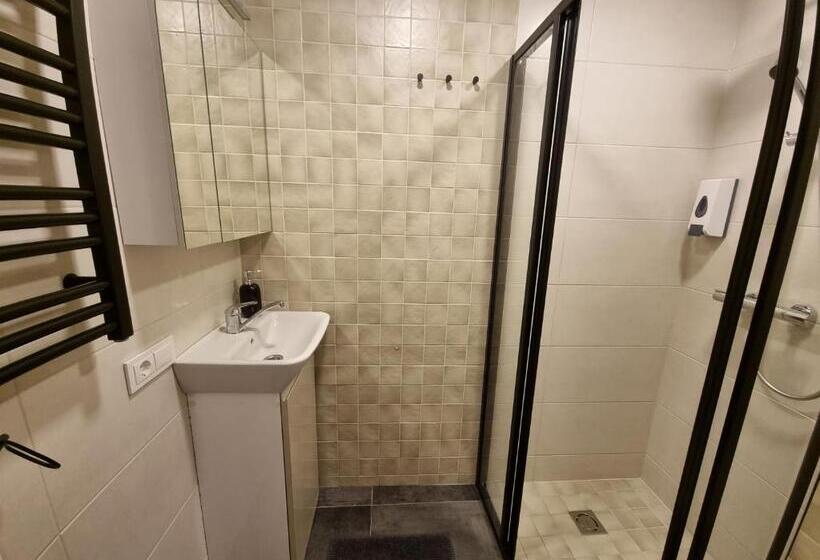 Economy Triple Room, Dp Art Residence   Self Check In
