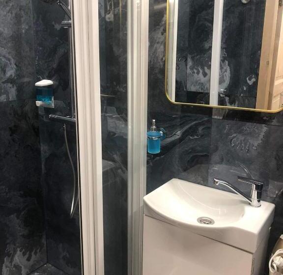 اتاق خانوادگی, Dp Art Residence Self Check In