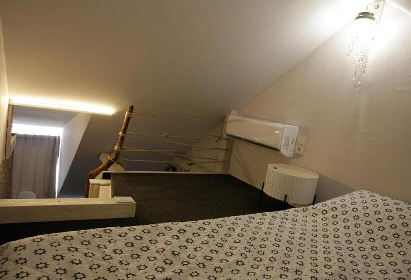 اتاق استاندارد سه تخته با بالکن, Dp Art Residence Self Check In