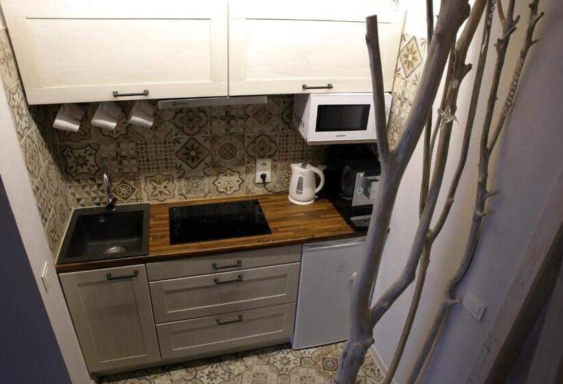 اتاق خانوادگی, Dp Art Residence Self Check In