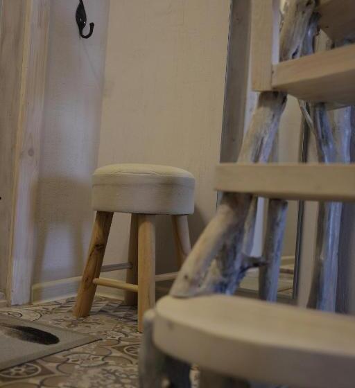 اتاق خانوادگی, Dp Art Residence Self Check In