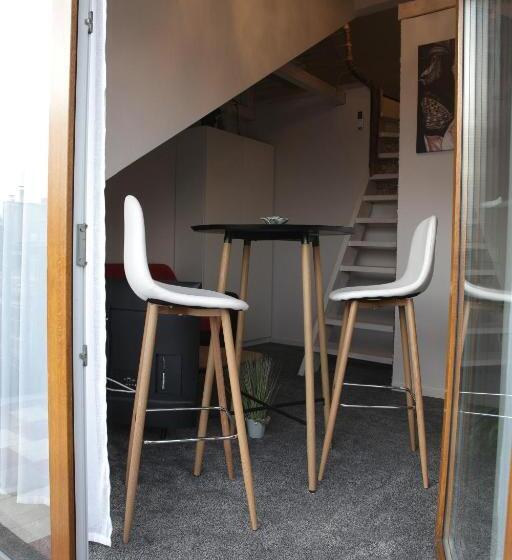 اتاق استاندارد سه تخته با بالکن, Dp Art Residence Self Check In