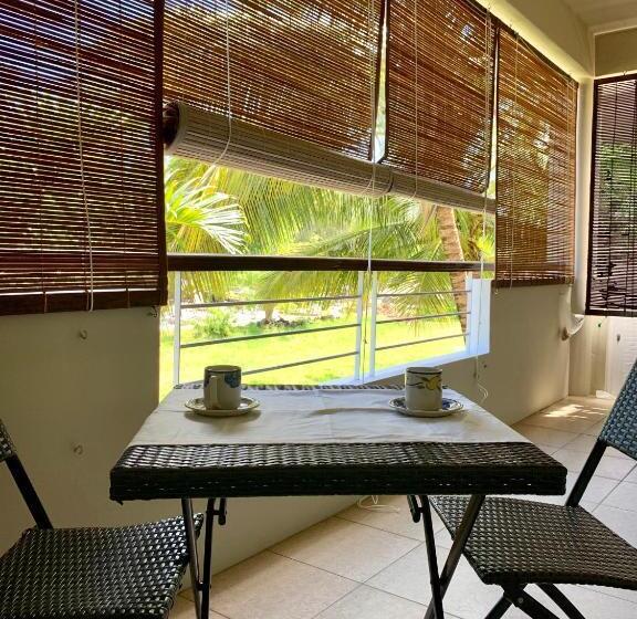 آپارتمان 1 خوابه با چشم‌انداز دریا, Villa Oliveraie Apartments