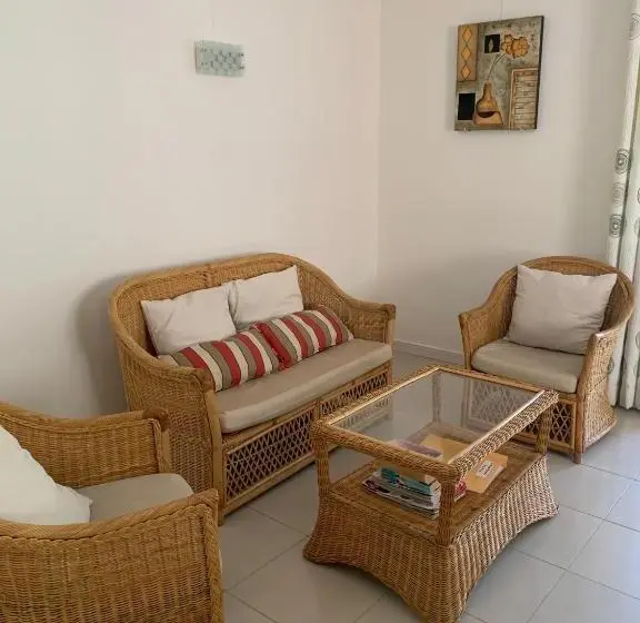 آپارتمان 1 خوابه با چشم‌انداز دریا, Villa Oliveraie Apartments