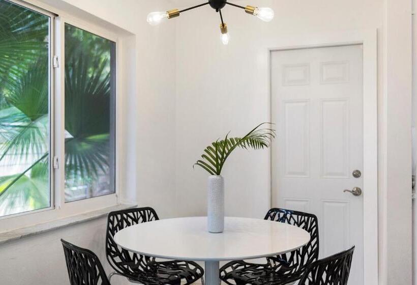 带1个卧室的豪华公寓, Alani Bay Premium Condos