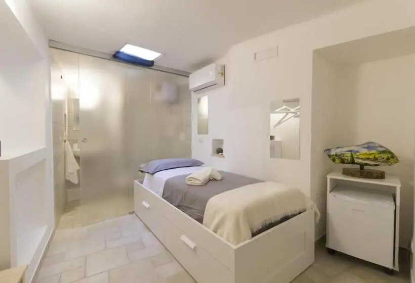 スタンダードシングルルーム, B&b Del Corso