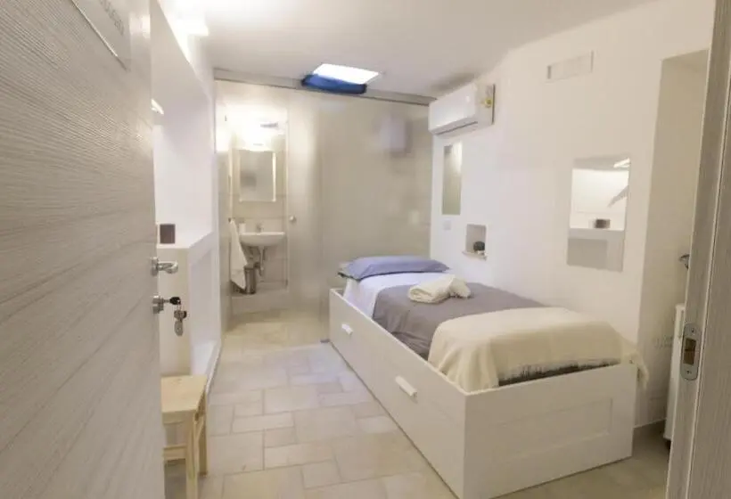 スタンダードシングルルーム, B&b Del Corso