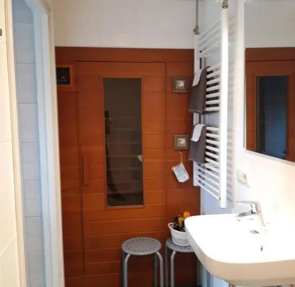 デラックスルーム, B&b Stripsein