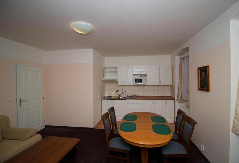 דירת חדר, Hamr Apartmány