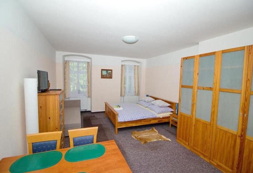 חדר סטנדרט לשלושה, Hamr Apartmány