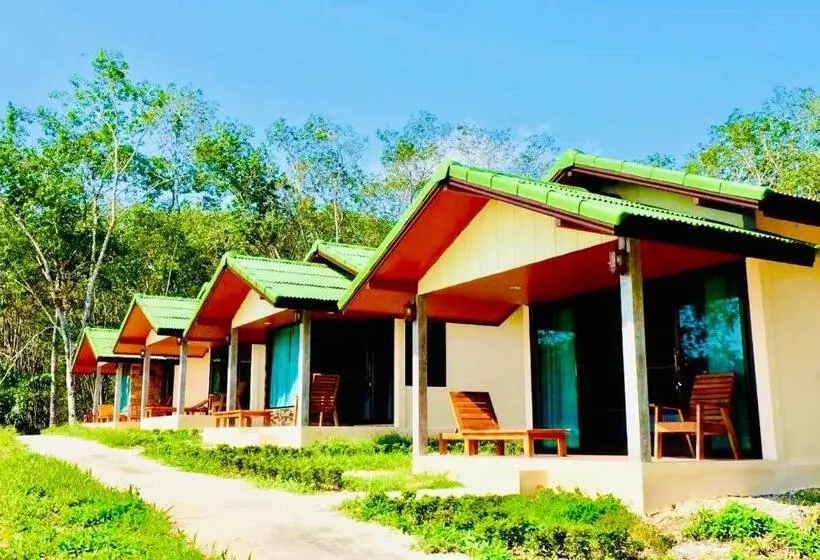キングサイズベッドのデラックスルーム, Rinna Resort