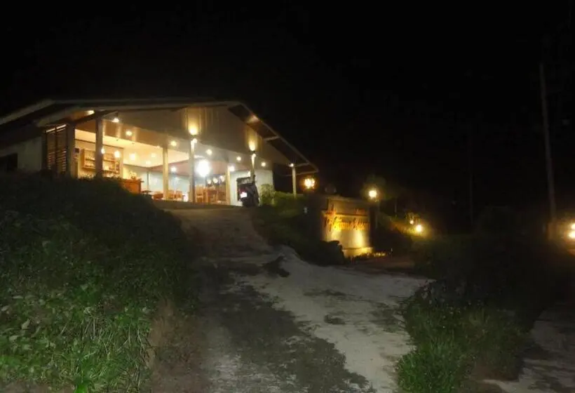 キングサイズベッドのデラックスルーム, Rinna Resort